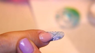 Güzellik salonları, yandan güzel tırnaklar manikür