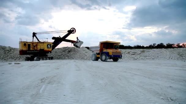 Těžké důlní dampry Cottonera hradeb povrchové — Stock video