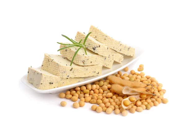 Tofu with greens and soyabean seeds. — Stock Photo, Image