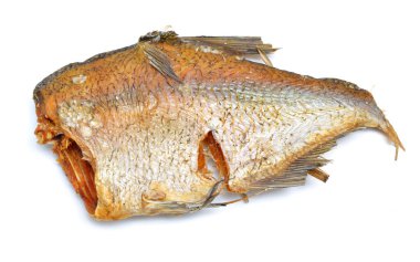 Uzun zamandır pişmiş balık. Rus fırınında pipetle pişirilmiş. İzole edilmiş.