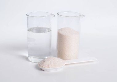 Bir çukur tuvaleti, çukur tuvaleti ya da foseptik tankı için biyolojik madde