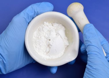 Kalsiyum stearat kalsiyum sabunu olarak sınıflandırılan bir kalsiyum karboksilat tuzu..