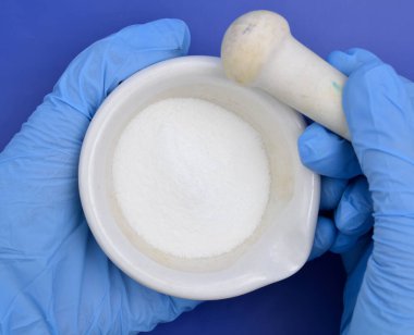 Sorbik asit ya da 2.4hexadienoic asit, besin koruyucusu olarak kullanılan doğal bir organik bileşiktir..