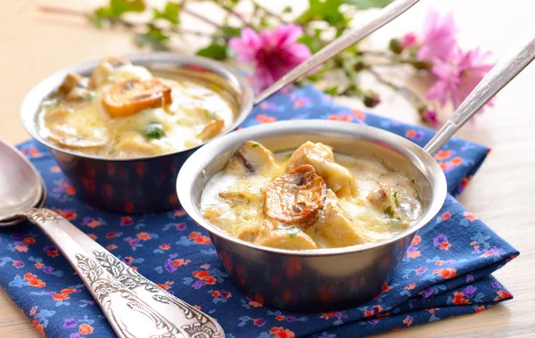 Mushroom Julien with sour cream and cheese - Cocotte at Cooking — Stock Photo, Image