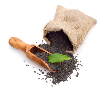 Siyah susam. Beyaz arka plan üzerinde izole.