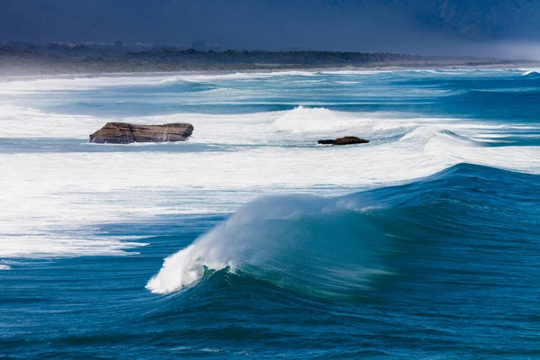 Turbulent Water Van Het Breken Van Oceaangolven Spray Inkomende Oceaan — Stockfoto