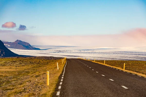 Üres Útvonal Ring Road Kopár Tájon Jokulsarlon Közelében Kilátással Vatnajokull — Stock Fotó