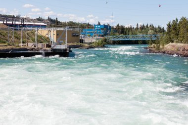 Whitehorse hidro güç Barajı dolusavak Yukon Kanada