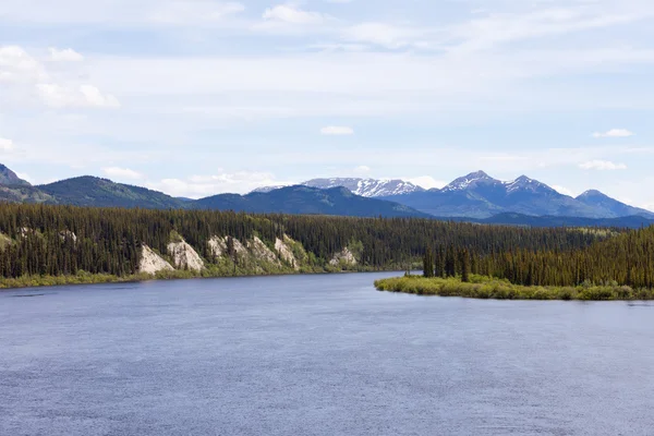 Teslin řeky Yukon území Kanady — Stock fotografie
