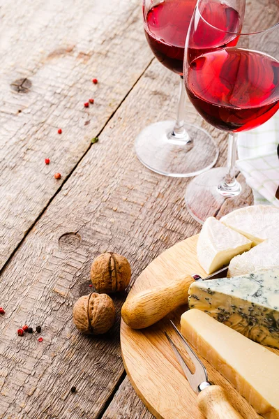 Cheese and wine — Stock Photo, Image