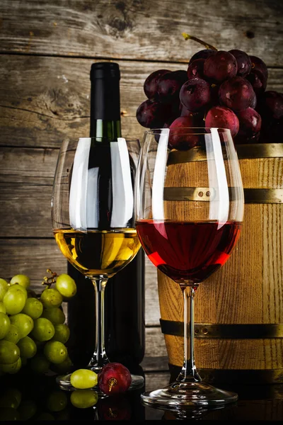 Two glasses of wine — Stock Photo, Image