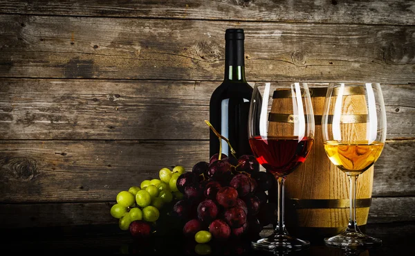 Two glasses of wine — Stock Photo, Image