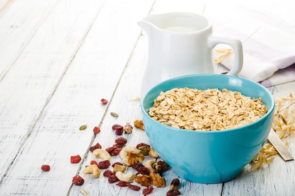 Oatmeal and milk — Stock Photo, Image
