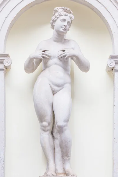 Feminine statue of Abundance — Stock Photo, Image