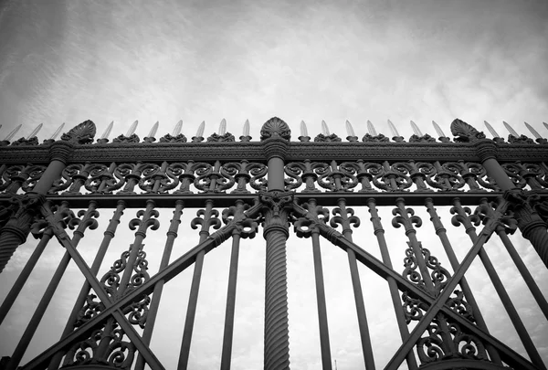 Ворота Королевского дворца — стоковое фото