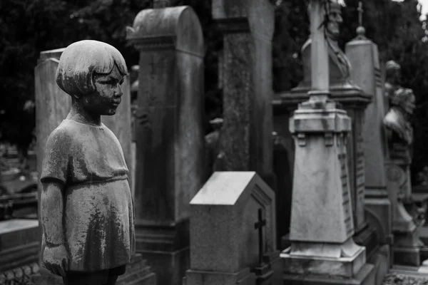 Estatua del antiguo cementerio —  Fotos de Stock