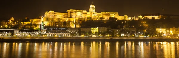 Budapeszt, gród nocą — Zdjęcie stockowe