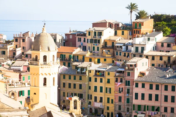 Vernazza Cinque Terre, Olaszország - nyári 2016 - kilátás-ban a hi — Stock Fotó