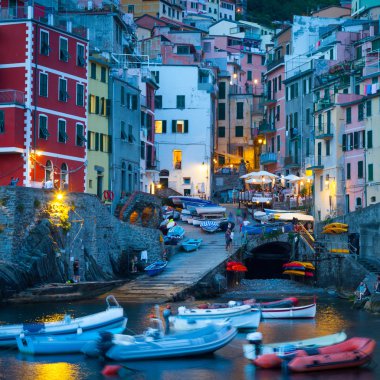 Riomaggiore Cinque Terre, İtalya - yaz 2016 - günbatımı saat içinde