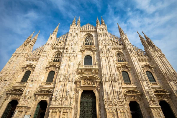 Duomo Milano Con Spazio Copia Del Testo Sfondo Cielo Blu — Foto Stock