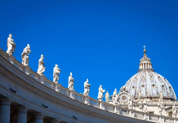 Statues Catholic Saints Decorations Bernini Colonnade Saint Peter Cathedral Cupola — Stock Photo, Image