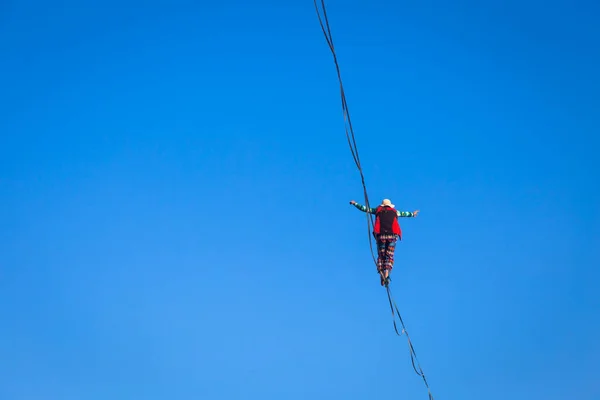 Lanzo Olaszország Circa October 2020 Slackline Sportoló Előadása Során Koncentráció — Stock Fotó