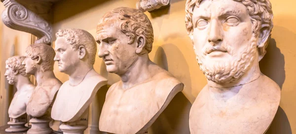 Roma Estado Vaticano Circa Agosto 2020 Perspectiva Las Estatuas Clásicas —  Fotos de Stock