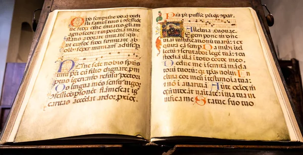 Turín Italia Circa Mayo 2021 Manuscrito Medieval Antiguo Con Caligrafía — Foto de Stock