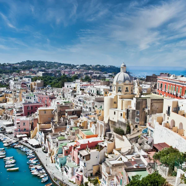 Procida イタリア Circa 2020年8月 夏の日にナポリに近い地中海イタリアの島のパノラマビュー — ストック写真