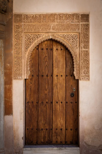 Arabian dörr i Alhambra — Stockfoto