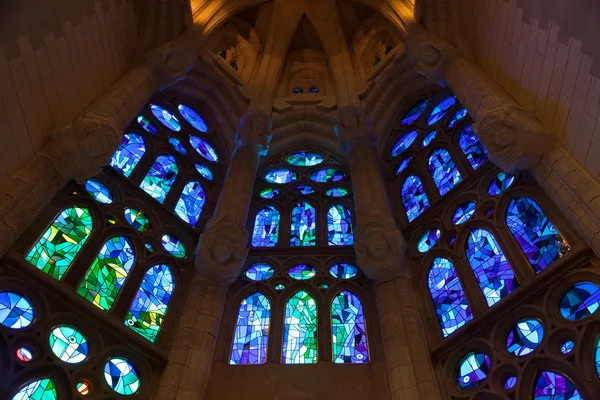 Janelas da igreja interior — Fotografia de Stock