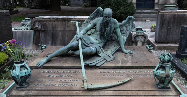 Estatua del antiguo cementerio — Foto de Stock