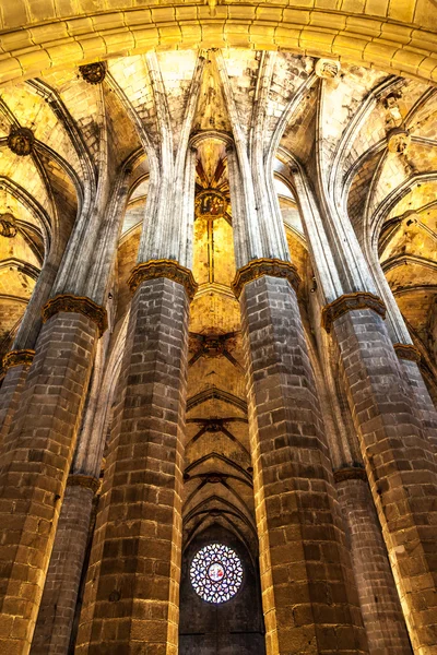 Gotiska kyrka interiör — Stockfoto