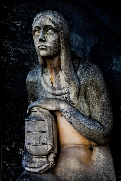 Alte Friedhofsstatue — Stockfoto