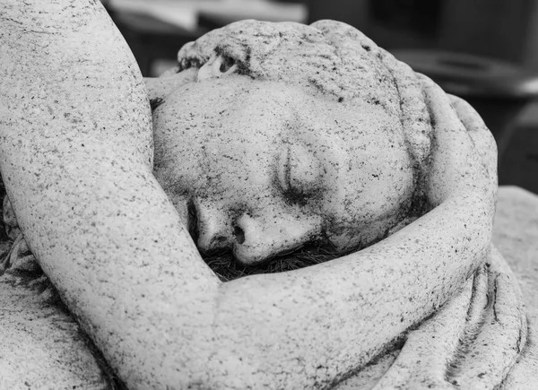 Alte Friedhofsstatue — Stockfoto