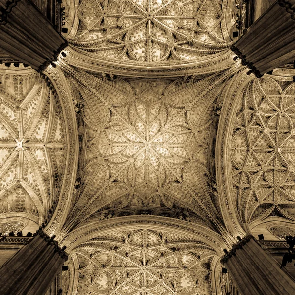 Wnętrze katedry Sewilla — Zdjęcie stockowe