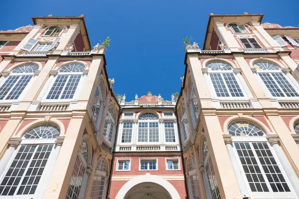 Cenova, İtalya - 6 Ağustos 2023: Kraliyet Sarayı - Palazzo Reale - mavi gökyüzü ile dış görünüş, hiç kimse