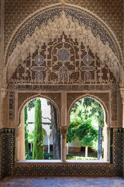 Arabský dveře v Alhambře — Stock fotografie