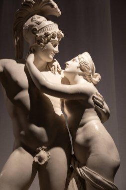 Bassano del Grappa, İtalya - 22 Aralık 2023. Mars ve Venüs, heykeltıraş Antonio Canova, 1822, mermer