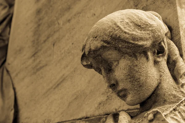 Estátua do velho cemitério — Fotografia de Stock