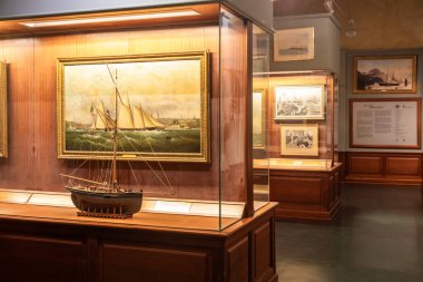 Cenova, İtalya 20 Ocak 2026 Galata Denizcilik Müzesi 'nin tarihi deniz tabloları ve gemi modelleri sergilenmekte, Ceneviz deniz mirası ve denizcilik tarihini gözler önüne sermektedir..