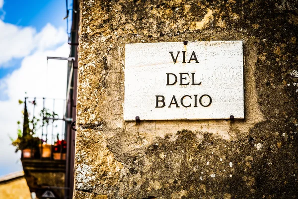 Streetsign Via del Bacio — Stock fotografie