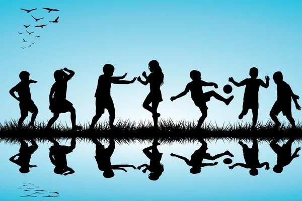 Niños siluetas jugando — Vector de stock