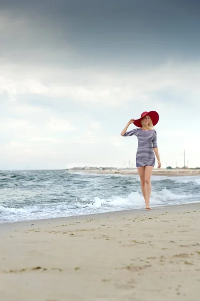 Beautiful Sexy Blonde Girl Striped Dress Red Hat Posing Beach — Stock Photo, Image