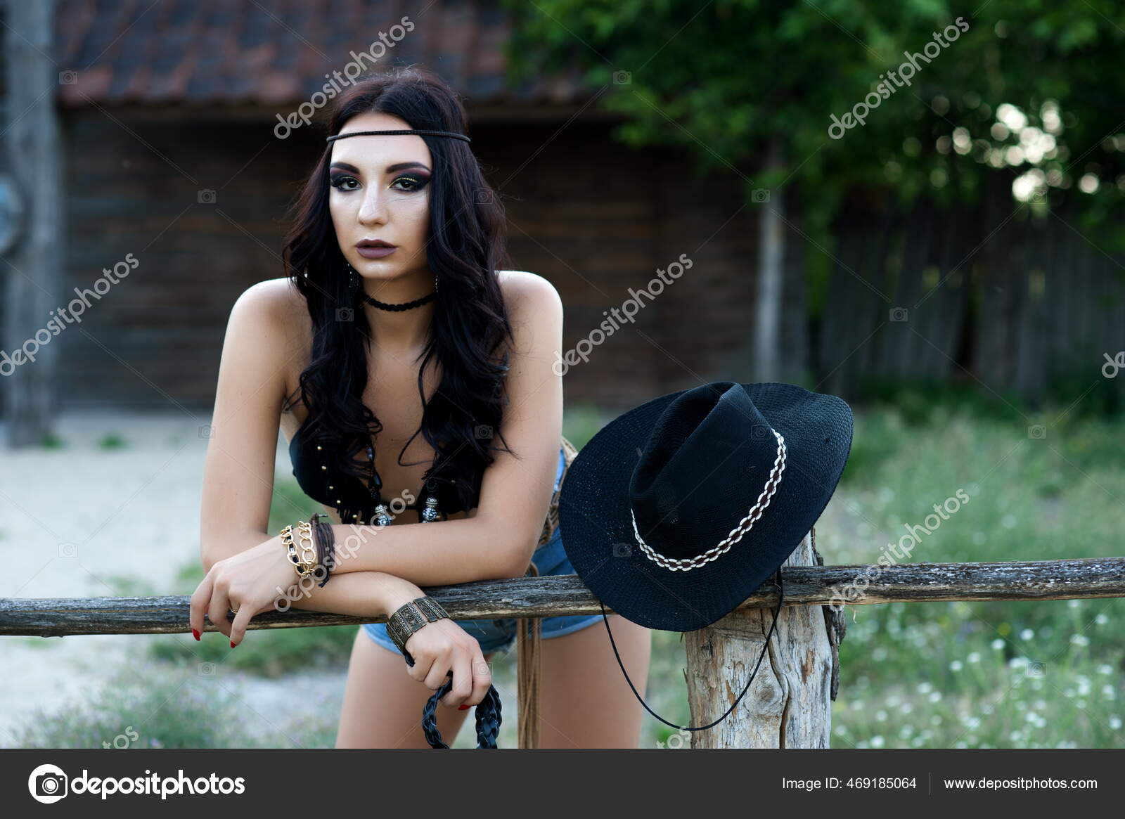 https://st2.depositphotos.com/1012146/46918/i/1600/depositphotos_469185064-stock-photo-beautiful-sexy-brunette-girl-dressed.jpg