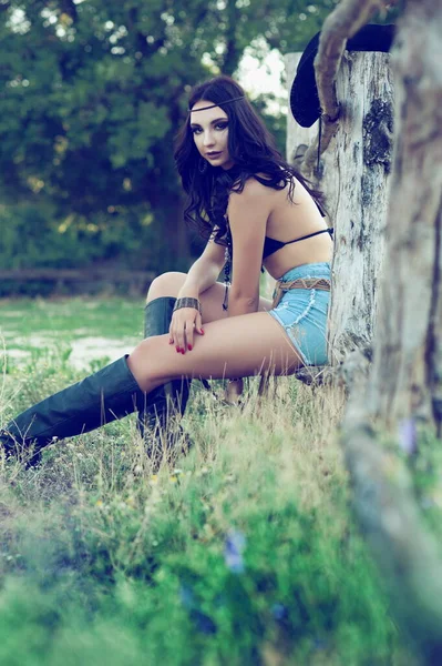 Beautiful Sexy Brunette Girl Dressed Cowboy Style Wild West Posing — Stock Photo, Image