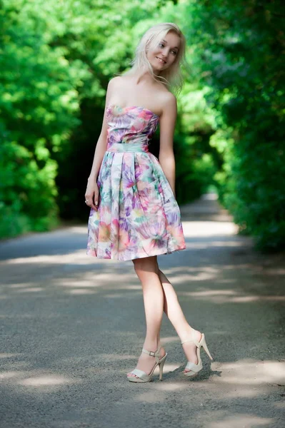 Beautiful Sexy Blonde Girl Posing Sunny Summer Day Roadside — Foto Stock