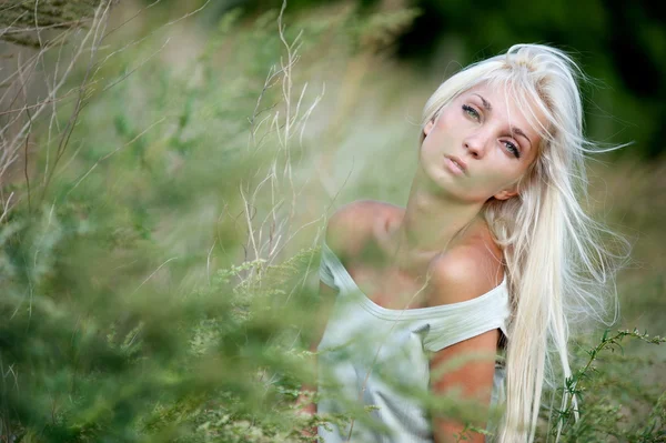 Beautiful blonde girl — Stock Photo, Image