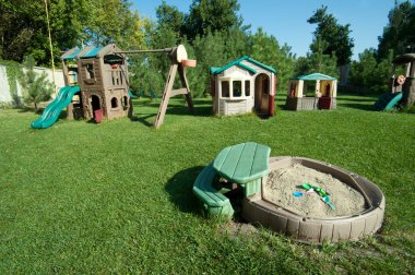 parkta çocuklar için oyun alanı