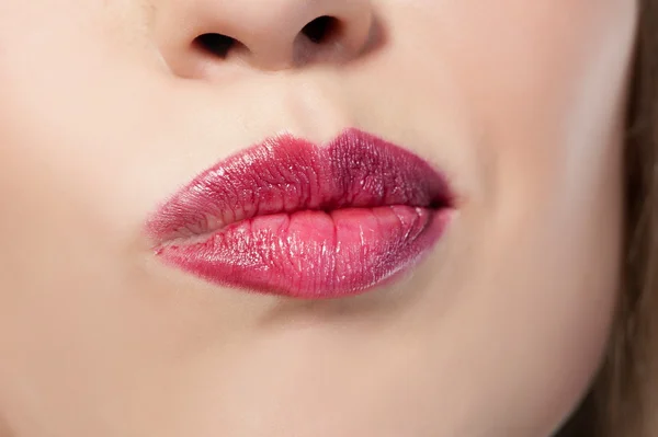 Hermosos labios primer plano — Foto de Stock